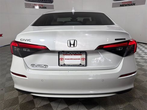 Used 2024 Honda Civic Touring image 6
