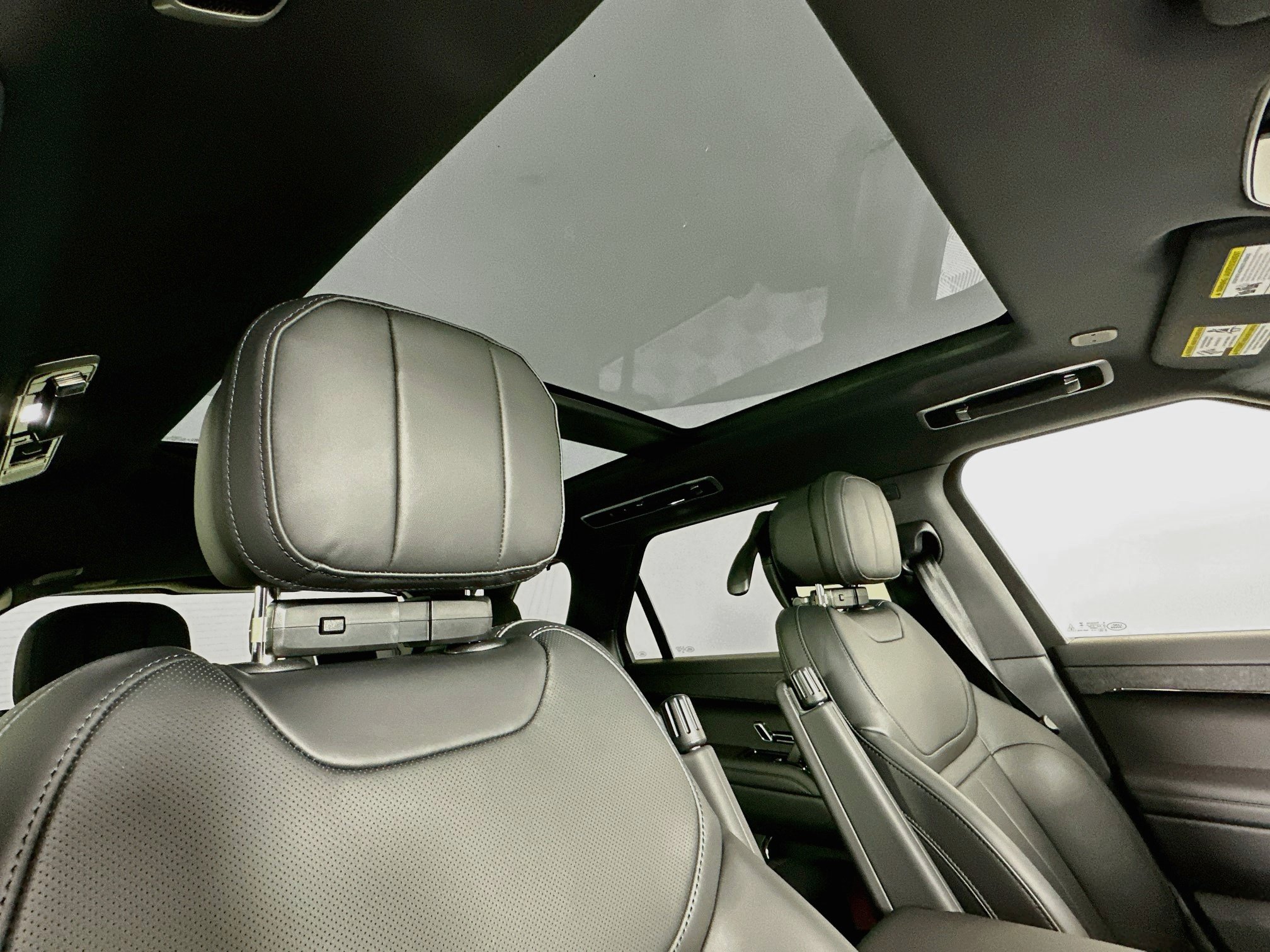 New 2026 Land Rover Range Rover Sport Dynamic SE AWD/4WD image 19