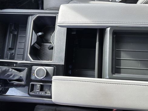 Used 2024 Toyota Tundra Limited image 33