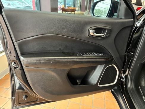 Used 2019 Jeep Compass Limited w/ Safety & Security Group image 15