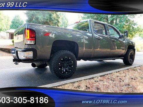 Used 2011 Chevrolet Silverado 2500 LTZ w/ LTZ Plus Package AWD/4WD image 9