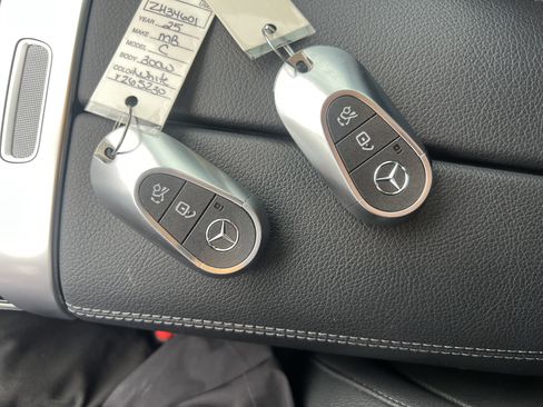 Used 2025 Mercedes-Benz C 300 4MATIC Sedan image 38