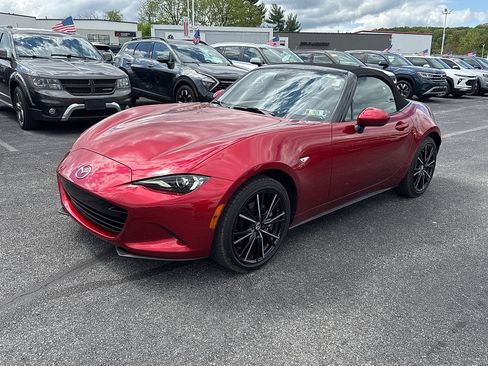 Used 2025 MAZDA MX-5 Miata Grand Touring RWD image 3