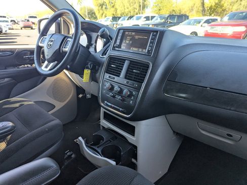 Used 2017 Dodge Grand Caravan SE w/ Power Window Group image 12