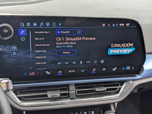 Used 2024 Chevrolet Equinox EV LT FWD image 29