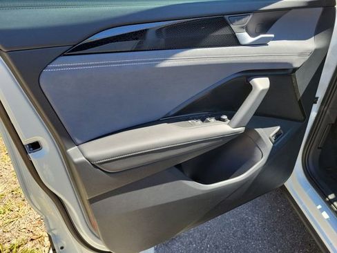 New 2026 Volkswagen Tiguan SE FWD image 17