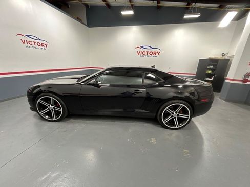 Used 2013 Chevrolet Camaro SS w/ Silver Rally Stripe Package RWD image 5