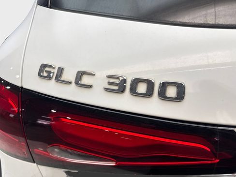 Used 2024 Mercedes-Benz GLC 300 image 21