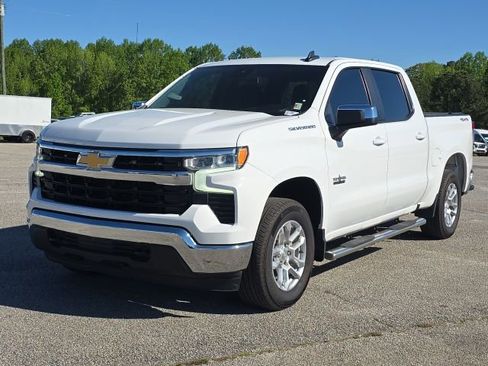 Used 2023 Chevrolet Silverado 1500 LT AWD/4WD image 2