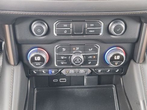 Used 2023 Chevrolet Tahoe High Country w/ Advanced Technology Package image 13