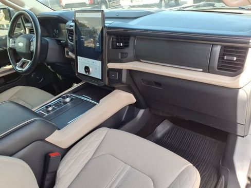 Used 2022 Ford Expedition Max Platinum AWD/4WD image 9