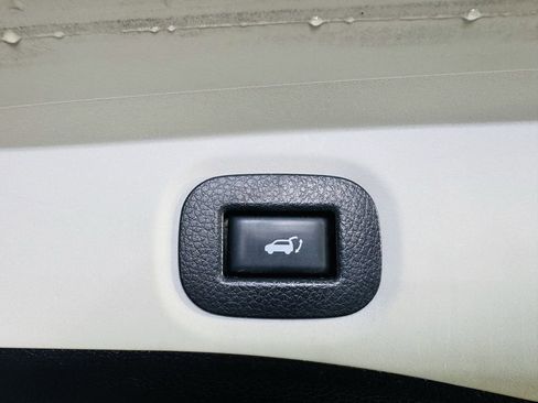 Used 2018 Nissan Rogue SL w/ Premium Package AWD/4WD image 29