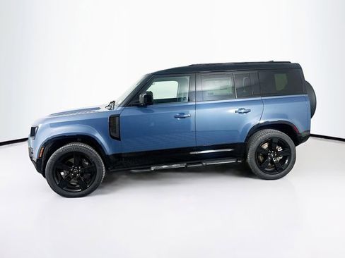 Used 2025 Land Rover Defender 110 X-Dynamic SE image 8
