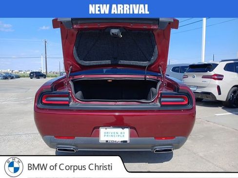 Used 2020 Dodge Challenger SXT image 9