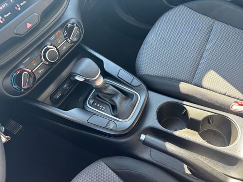 Used 2025 Kia Soul LX w/ LX Technology Package image 39