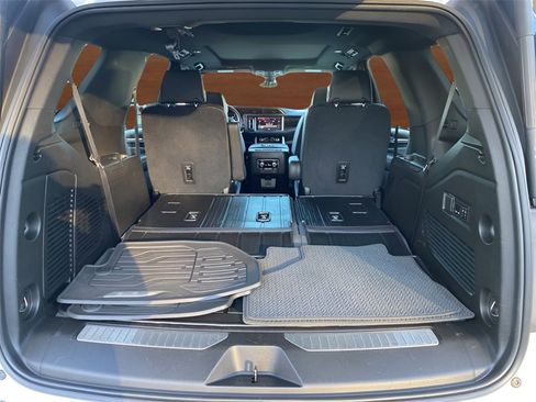 Used 2021 GMC Yukon Denali w/ Denali Premium Package image 13