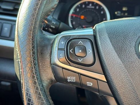 Used 2015 Toyota Camry SE FWD image 25