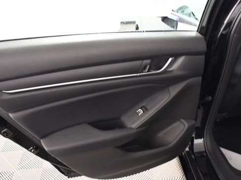 Used 2018 Honda Accord Sport image 24