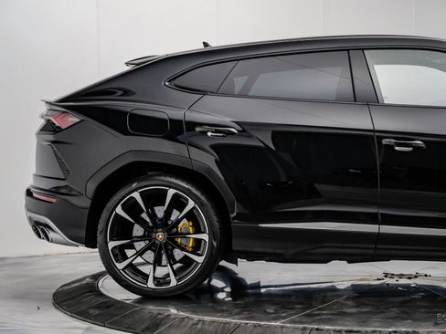 Used 2022 Lamborghini Urus AWD/4WD image 20