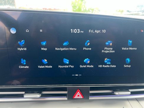 Used 2024 Hyundai Elantra Blue image 22