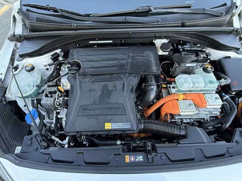 Used 2019 Hyundai Ioniq Plug-In Hybrid image 29