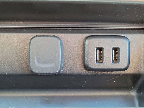 Certified 2018 GMC Yukon Denali w/ Denali Ultimate Package image 34