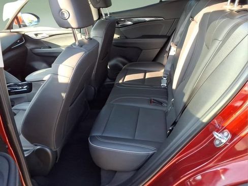Used 2023 Buick Envision Essence FWD image 12