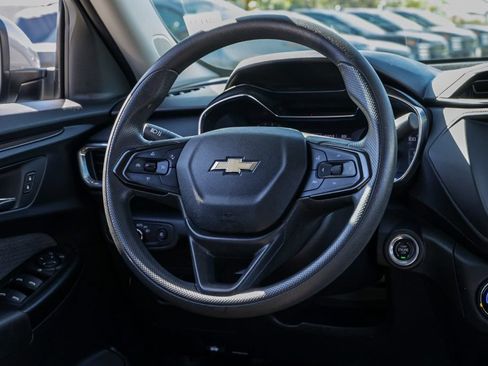 Used 2023 Chevrolet TrailBlazer LT FWD image 25