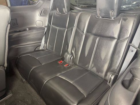 Used 2017 Nissan Pathfinder Platinum w/ Family Entertainment Package FWD image 32