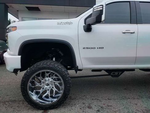 Used 2020 Chevrolet Silverado 2500 High Country w/ Z71 Off-Road Package image 10