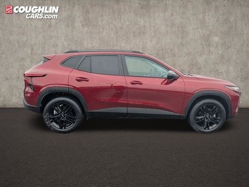 Certified 2024 Chevrolet Trax ACTIV w/ Sunroof Package image 10