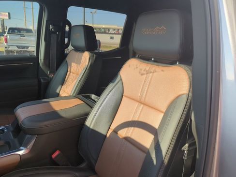Used 2025 Chevrolet Silverado 1500 High Country w/ Z71 Off-Road Package image 35