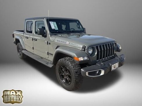 Used 2021 Jeep Gladiator Sport image 4