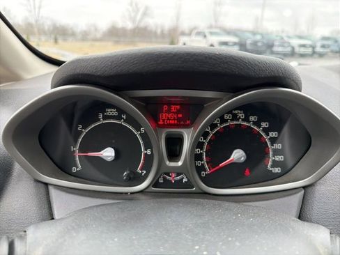 Used 2013 Ford Fiesta SE image 31