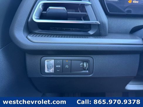 New 2026 Chevrolet Traverse LT w/ Sun and Wheel Package image 23