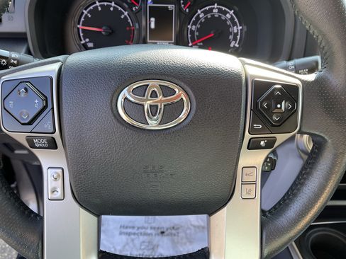 Certified 2021 Toyota 4Runner SR5 AWD/4WD image 19