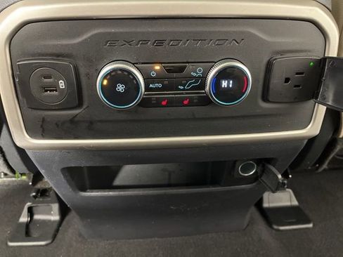 Used 2023 Ford Expedition Limited image 47