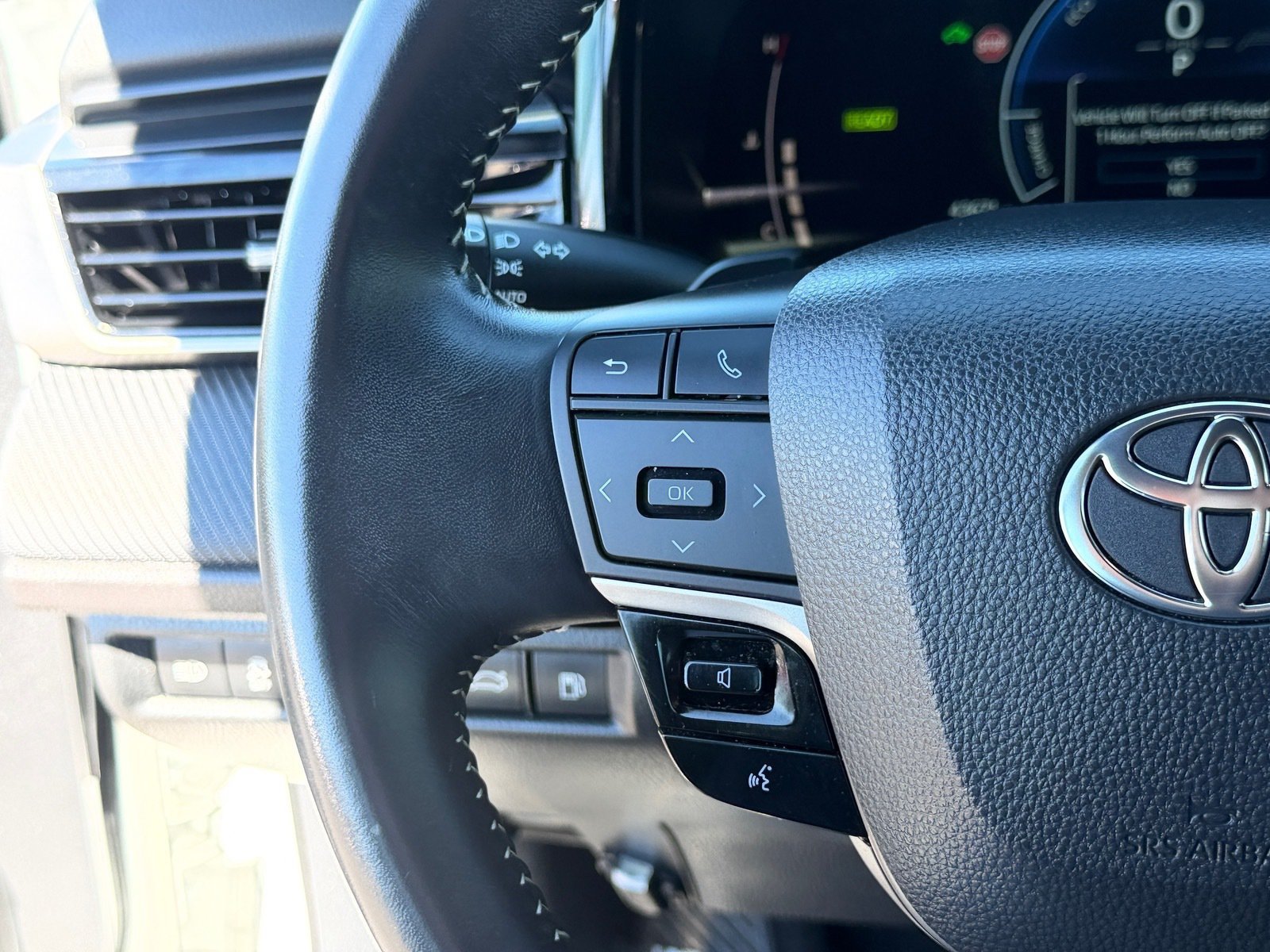 Used 2025 Toyota Camry SE FWD image 22