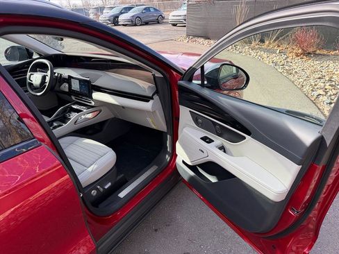 New 2026 Lincoln Nautilus Reserve image 11