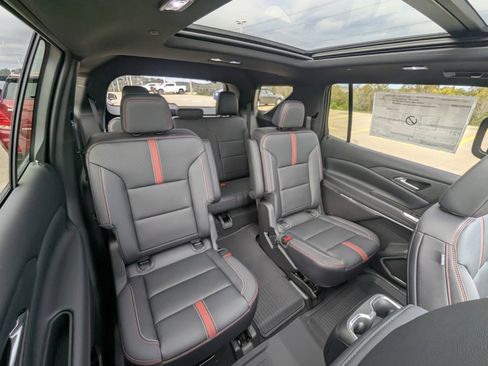 New 2026 Chevrolet Traverse RS w/ LPO, Floor Liner Package image 14