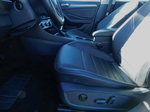 Used 2024 Volkswagen Jetta SE image 25