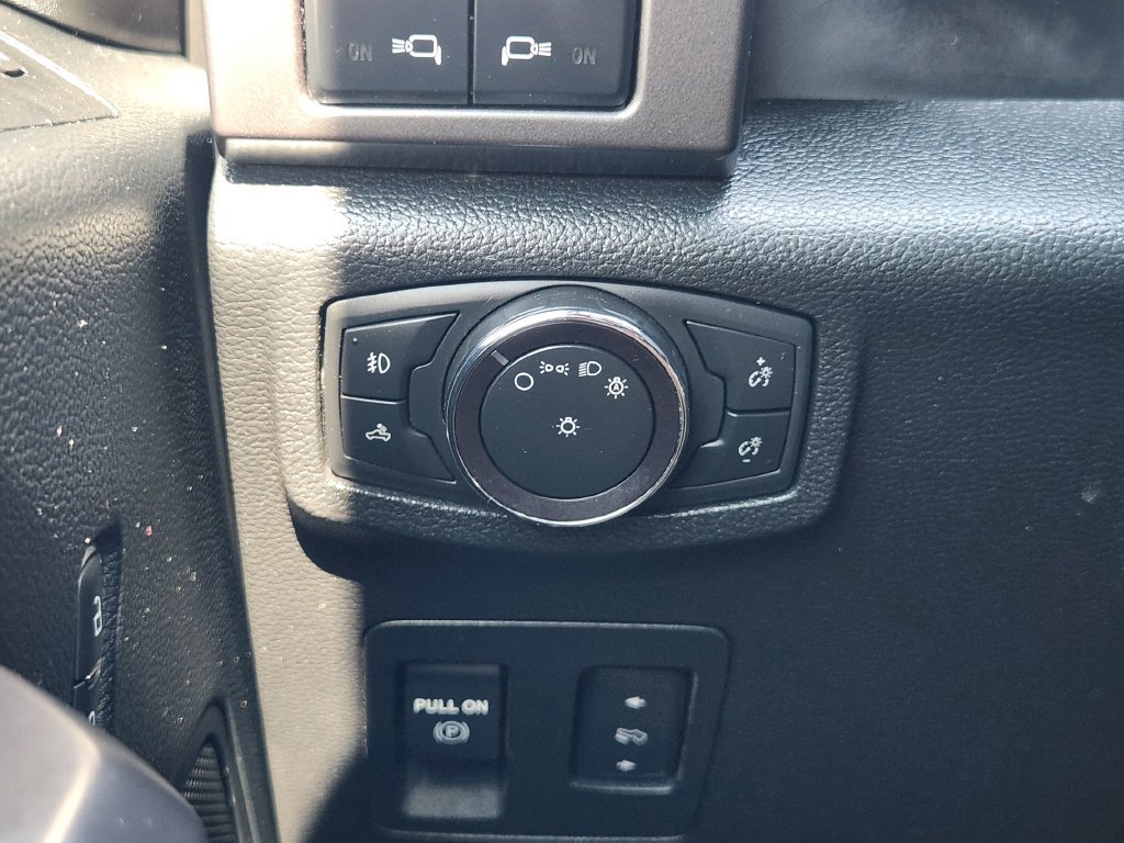 Used 2020 Ford F150 XLT w/ Equipment Group 302A Luxury AWD/4WD image 22