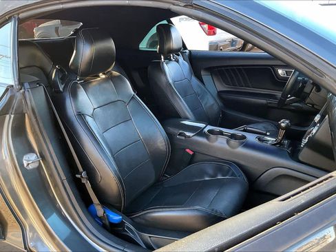 Used 2017 Ford Mustang GT Premium image 8