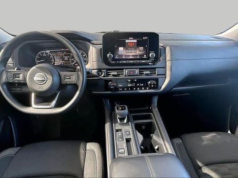 Certified 2025 Nissan Pathfinder S FWD image 15
