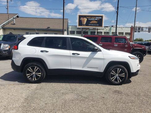 Used 2014 Jeep Cherokee Sport AWD/4WD image 6