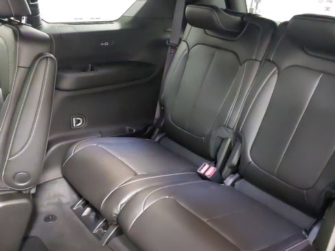 New 2025 Jeep Grand Cherokee L Limited w/ Luxury Tech Group II image 39