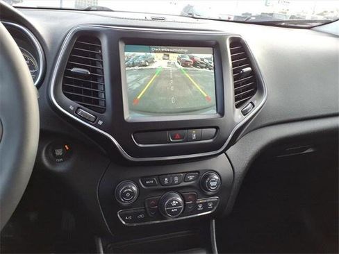 Certified 2022 Jeep Cherokee Latitude Lux image 23