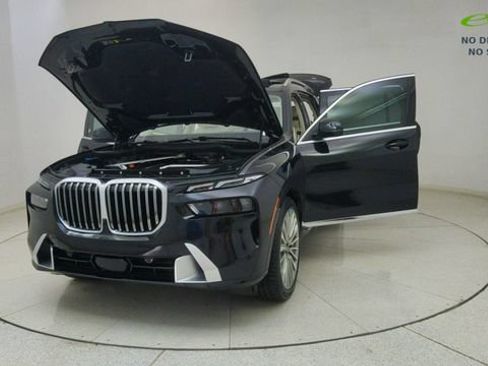 Used 2024 BMW X7 xDrive40i w/ Parking Assistance Package AWD/4WD image 79