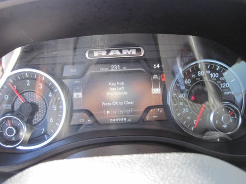 Used 2024 RAM 1500 Laramie AWD/4WD image 17