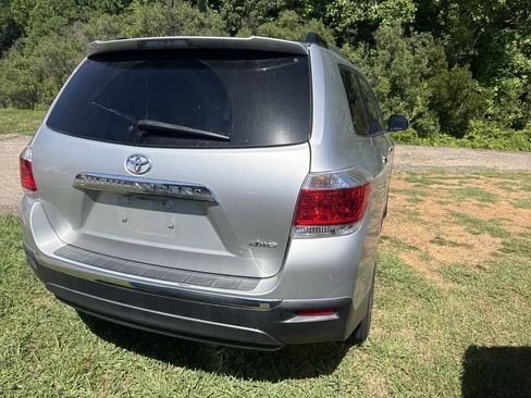 Used 2011 Toyota Highlander Limited w/ Tow Pkg AWD/4WD image 7